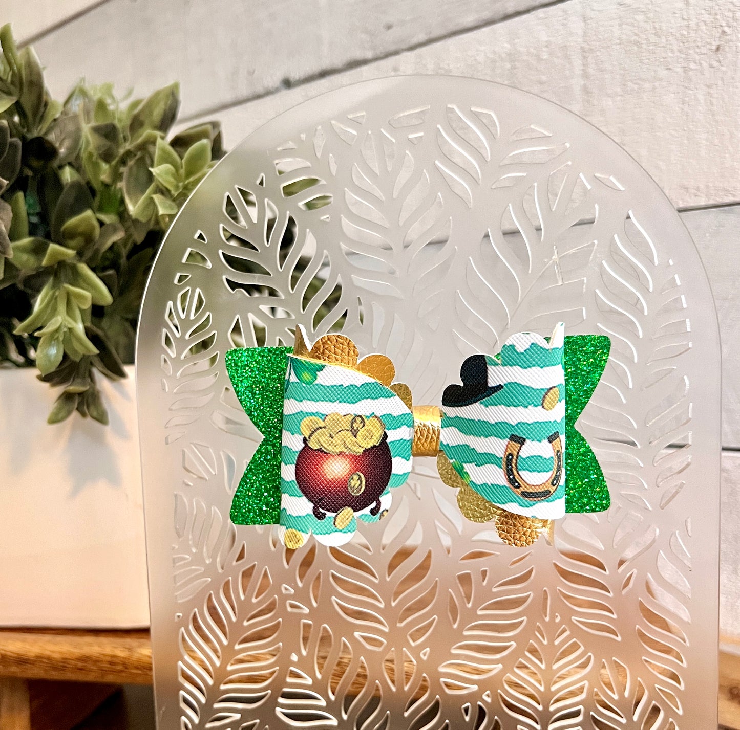 Ruth - 4" - Pot of Gold and Green Sparkle