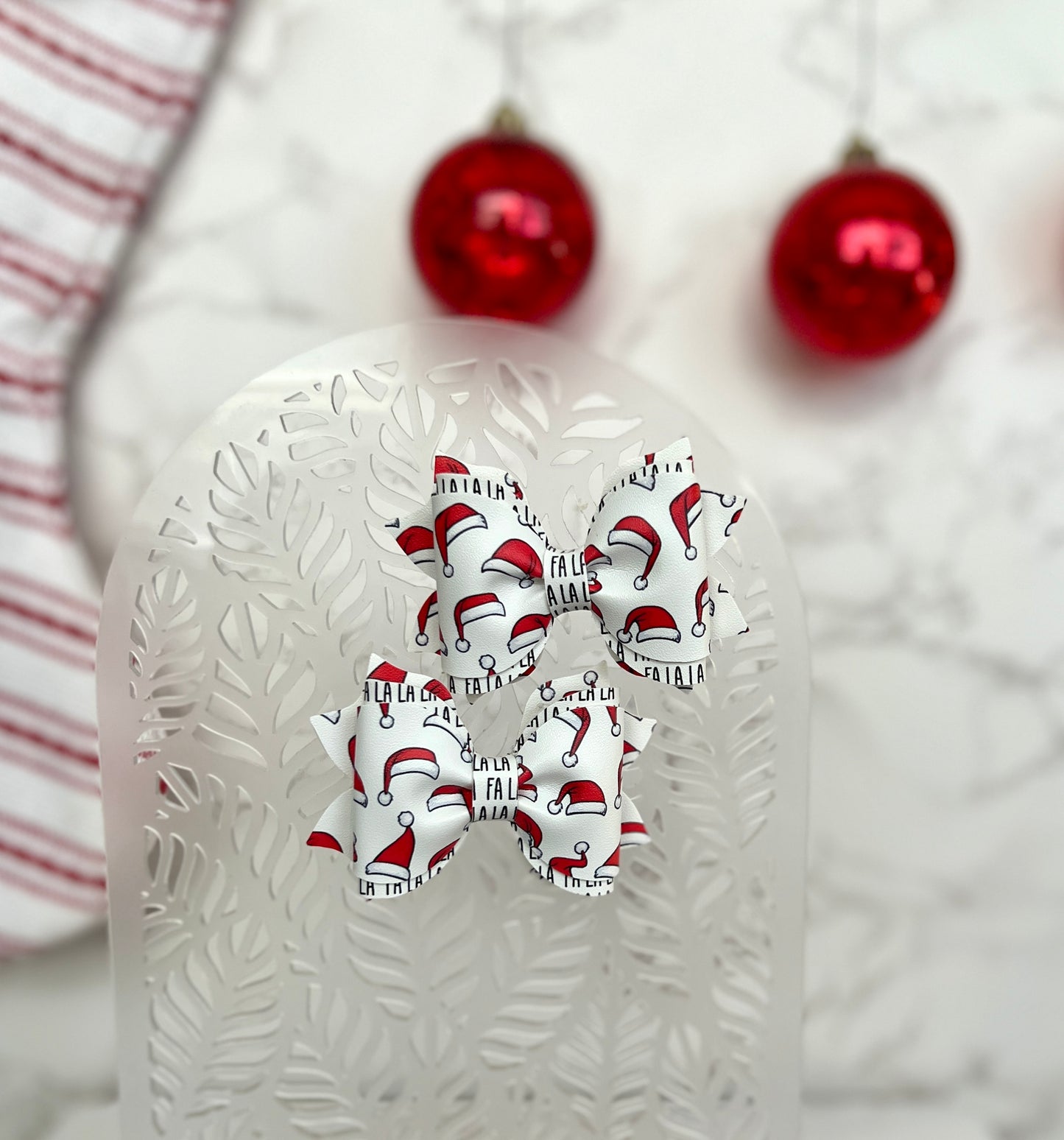 Rachel - 3" PIGGIES - Santa Hats